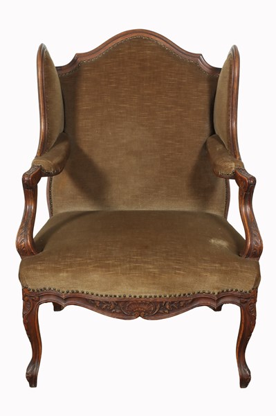 Lot 124 - WINGBACK ARMCHAIR