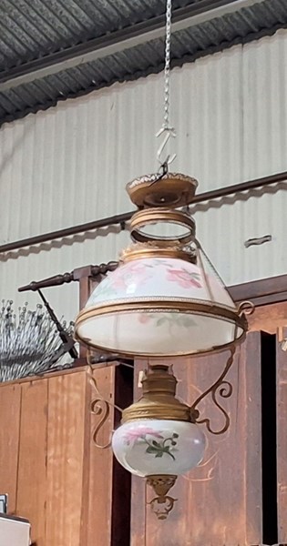 Lot 417 - KEROSENE LAMP