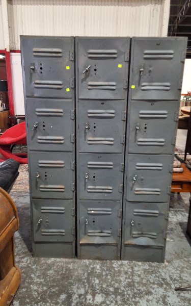 Lot 252 - LOCKERS