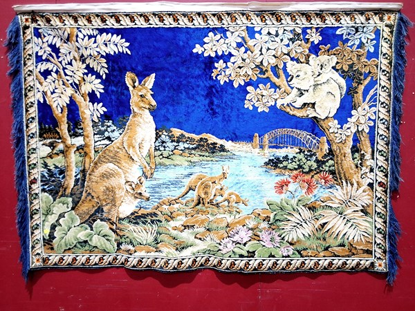 Lot 141 - DECORATIVE WALL HANGING