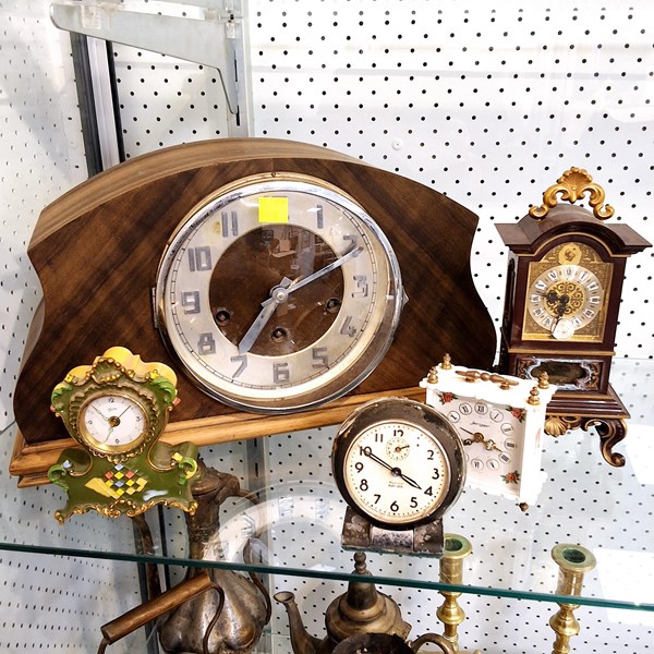 Lot 1306 - CLOCKS!