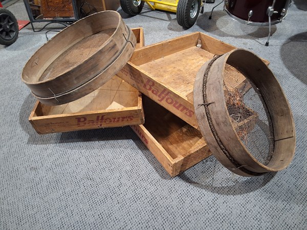 Lot 350 - SIEVES AND TRAYS