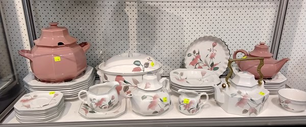 Lot 1223 - DINNER SERVICE