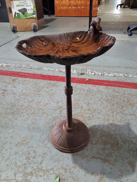 Lot 445 - BIRD BATH