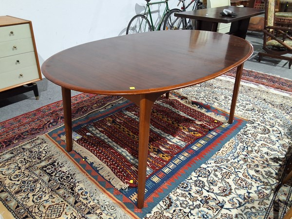 Lot 25 - DINING TABLE