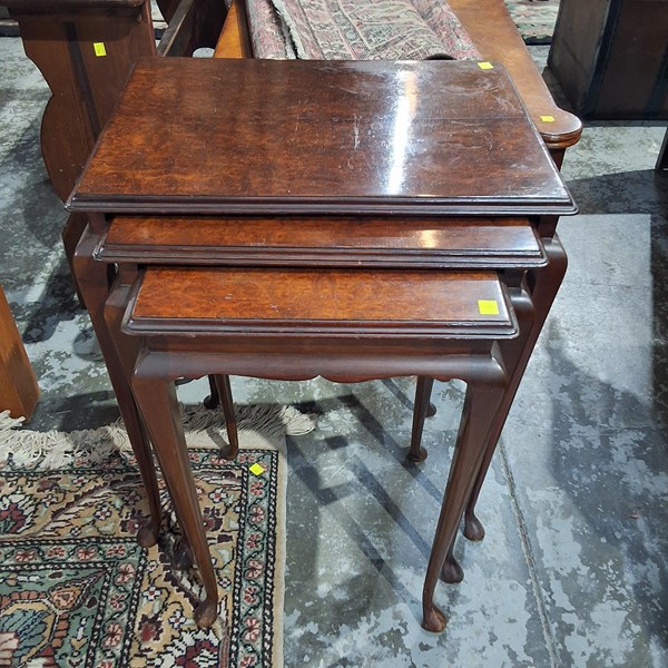 Lot 213 - NEST OF TABLES