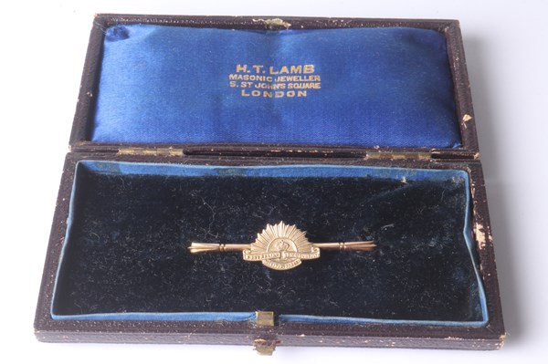 Lot 1005 - TIE PIN