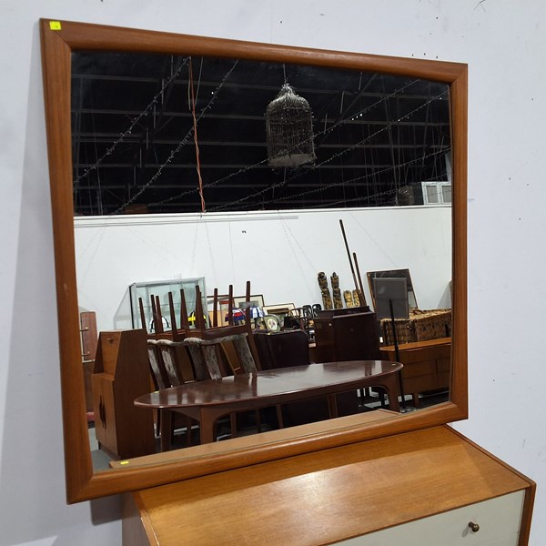 Lot 325 - MIRROR