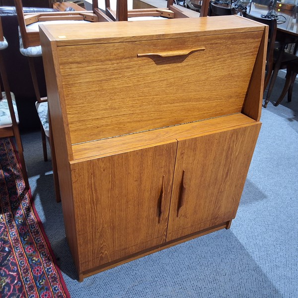 Lot 15 - BUREAU DESK