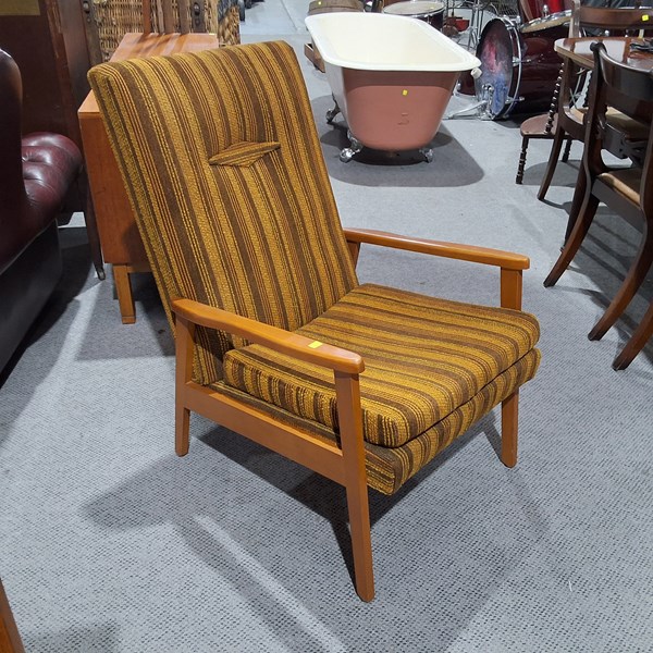 Lot 57 - ARM CHAIR