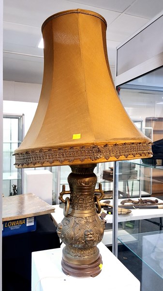 Lot 1360 - TABLE LAMP