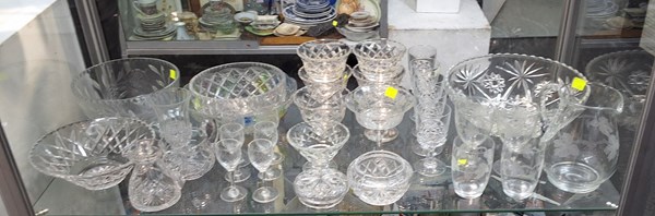 Lot 1463 - GLASSWARE