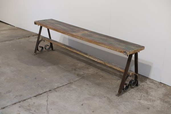 Lot 137 - BENCH