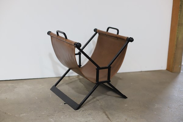 Lot 98 - MAGAZINE RACK