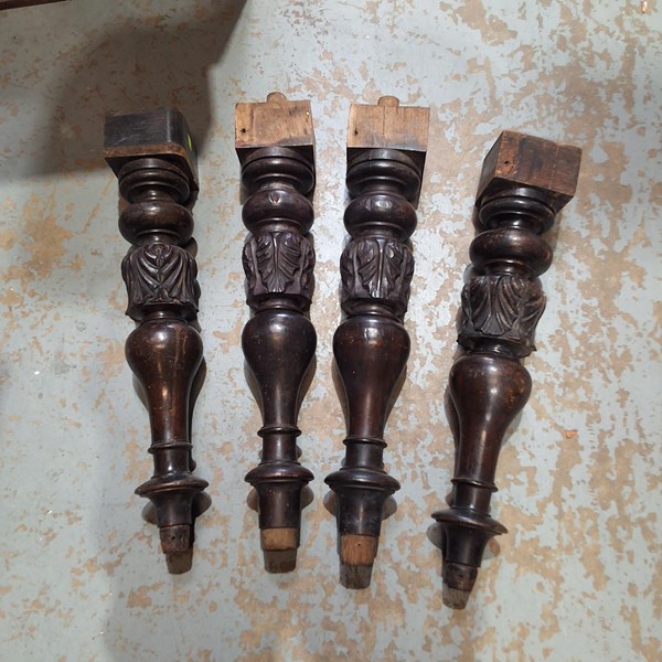 Lot 502 - TABLE LEGS