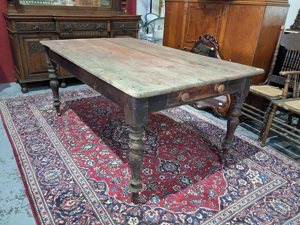 Lot 262 - FARMHOUSE TABLE