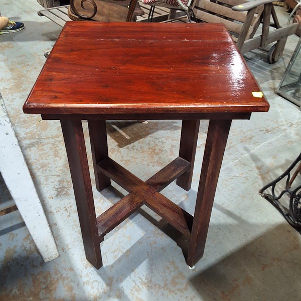 Lot 241 - LAMP TABLE