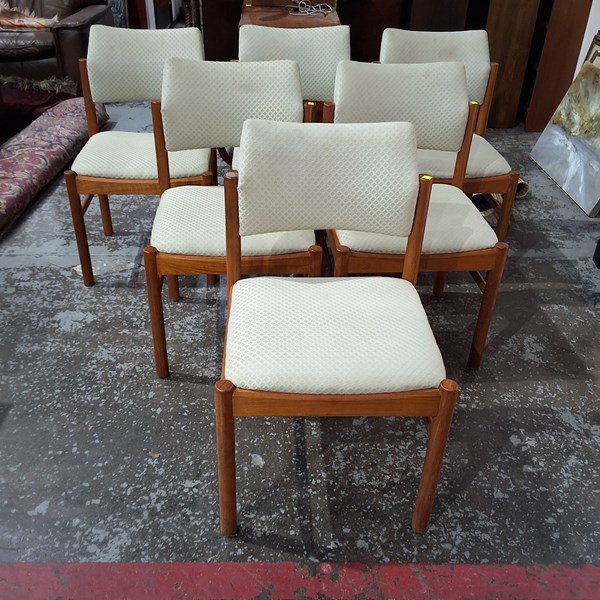 Lot 31 - DINING CHAIRS