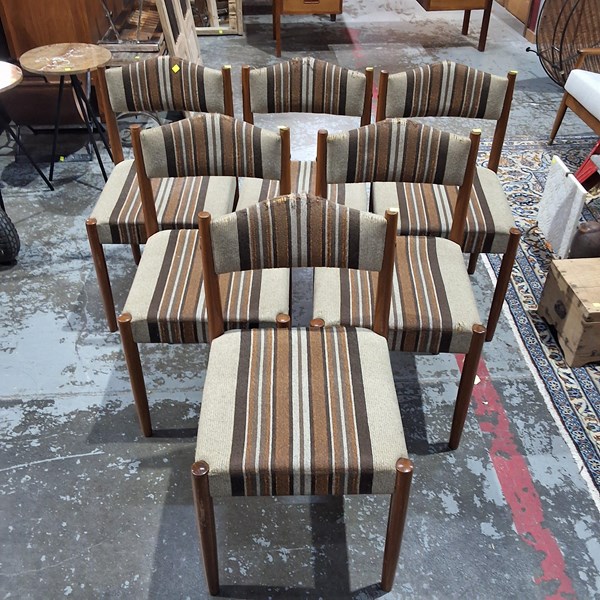 Lot 206 - DINING CHAIRS