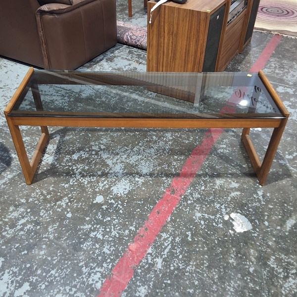 Lot 84 - COFFEE TABLE