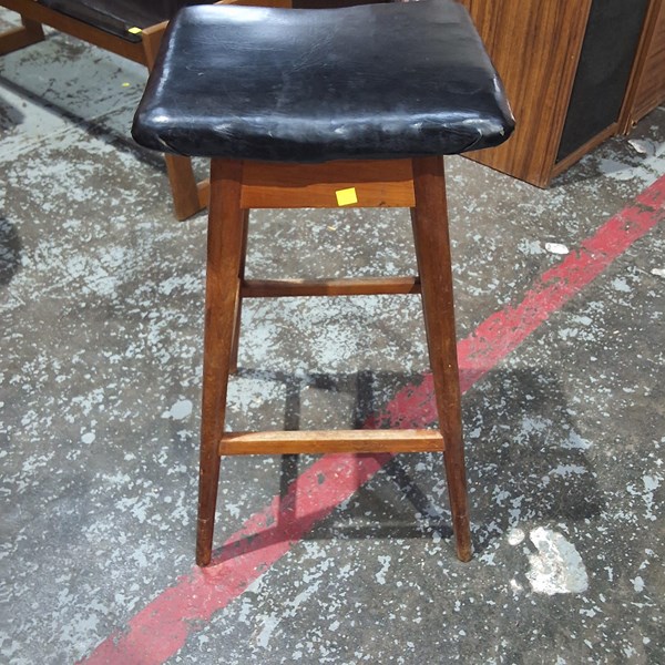 Lot 13 - BAR STOOL