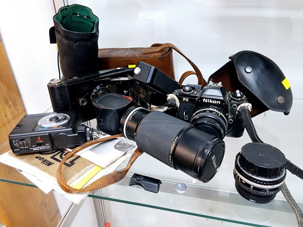 Lot 1430 - CAMERAS & ACCESSORIES