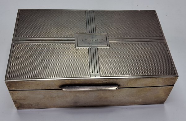 Lot 1021 - SILVER BOX