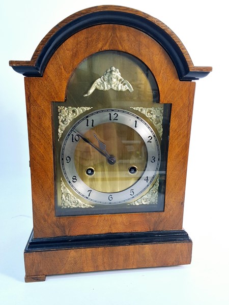 Lot 1308 - MANTEL CLOCK