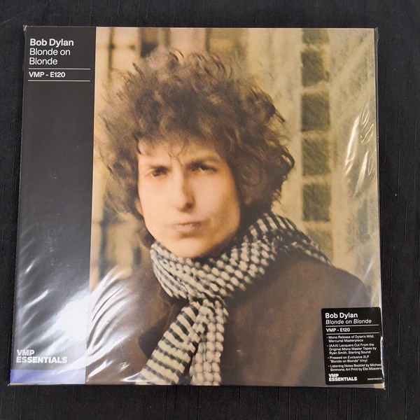 Lot 1191 - BOB DYLAN VINYL ALBUM