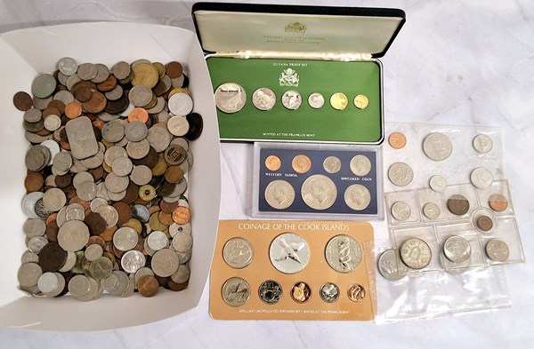 Lot 1052 - COINS