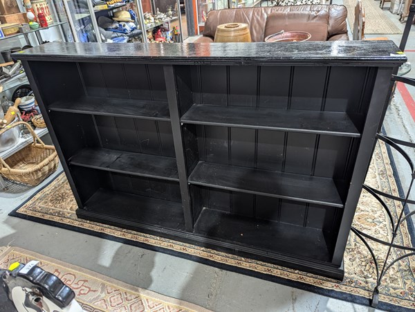 Lot 372 - BOOKSHELF