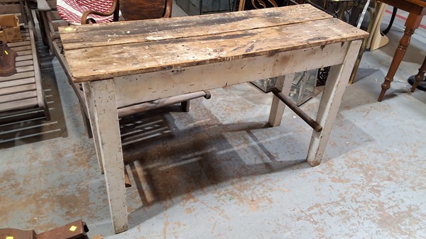 Lot 246 - WORK BENCH