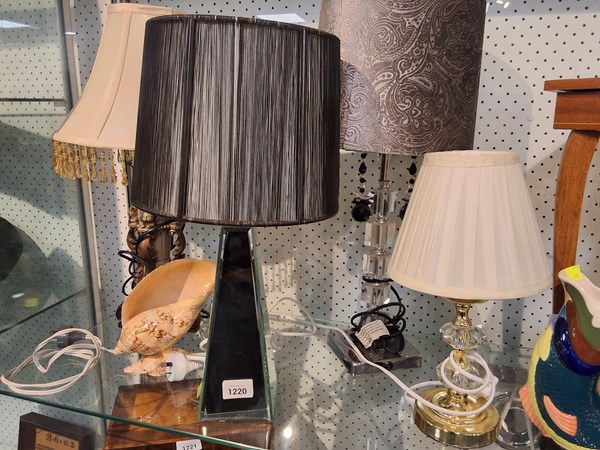 Lot 1220 - LAMPS