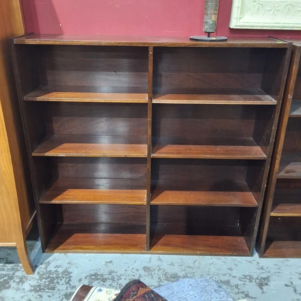 Lot 74 - BOOKSHELF