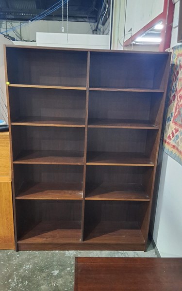 Lot 72 - BOOKSHELF