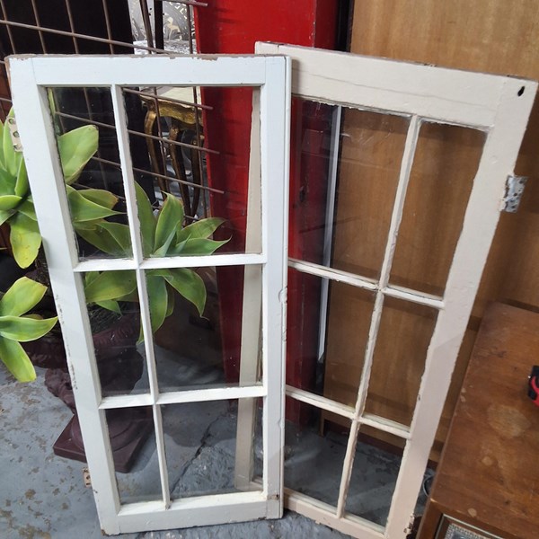 Lot 426 - WINDOWS