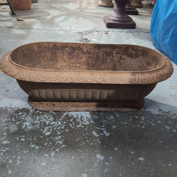 Lot 449 - PLANTER