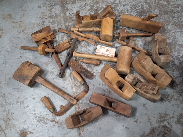 Lot 242 - WOODWORKING TOOLS