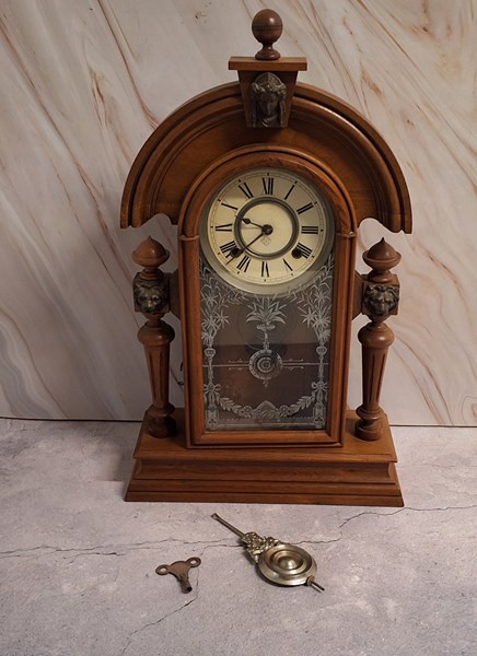 Lot 1258 - COTTAGE CLOCK