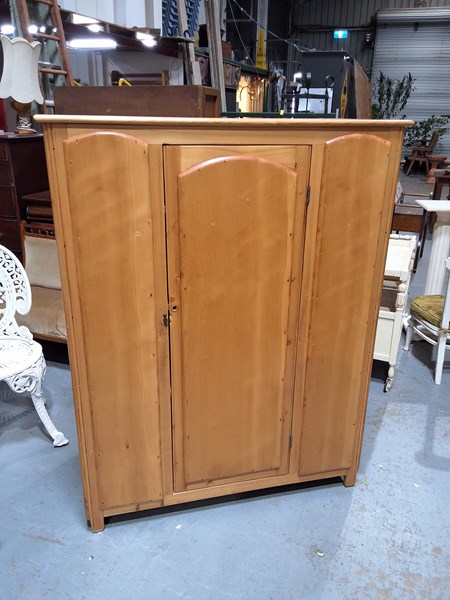 Lot 71 - LINEN PRESS