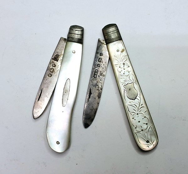 Lot 1010 - SILVER FRUIT KNIVES