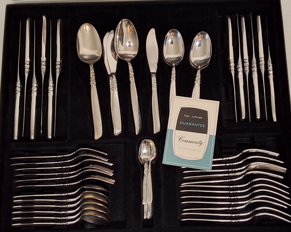 Lot 1446 - FLATWARE