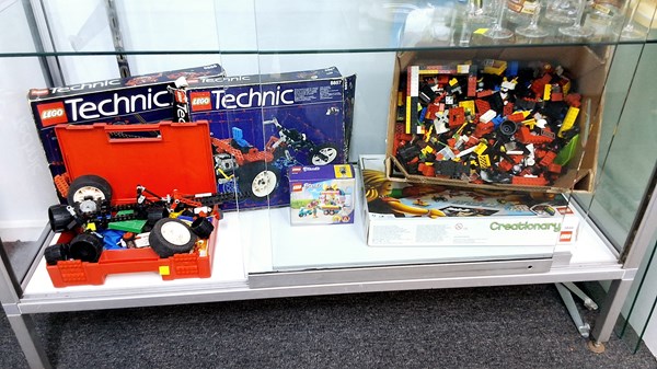 Lot 1439 - LEGO