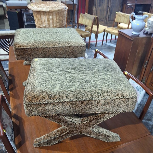 Lot 202 - FOOTSTOOLS