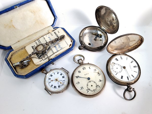 Lot 1048 - WATCHES