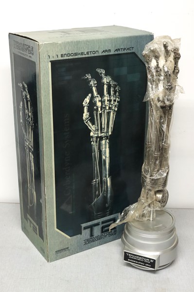 Lot 1451 - TERMINATOR COLLECTABLE