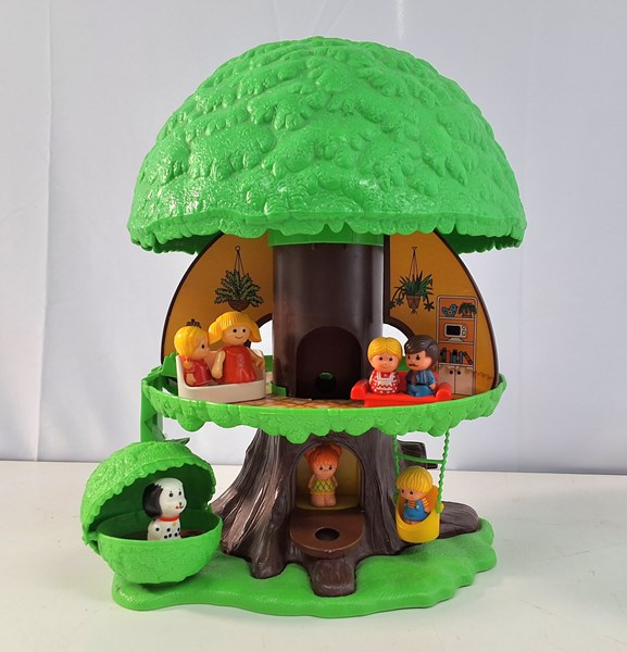 Lot 1311 - TREEHOUSE TOY