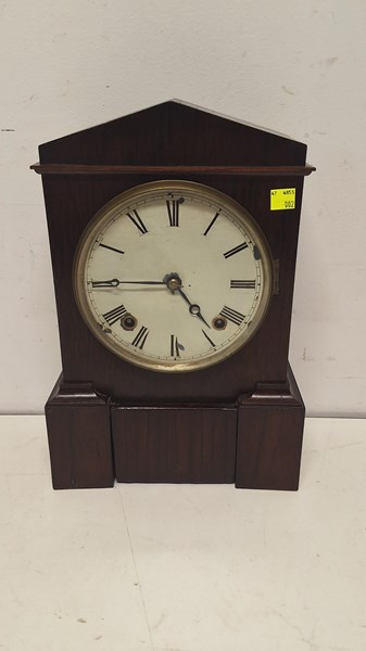 Lot 1394 - CLOCK