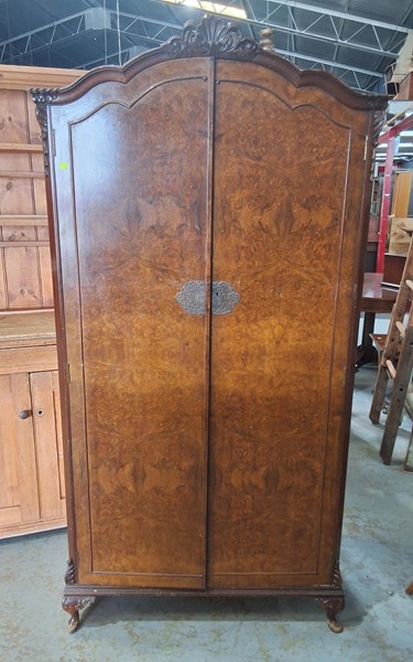 Lot 143 - WARDROBE