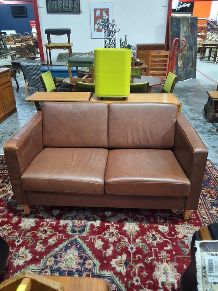 Lot 60 - SOFA